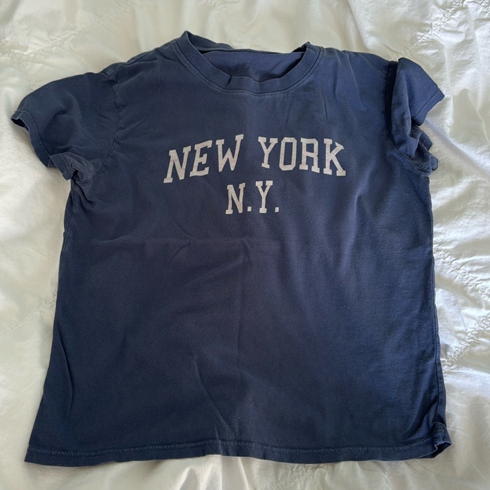 Brandy Melville tshirt